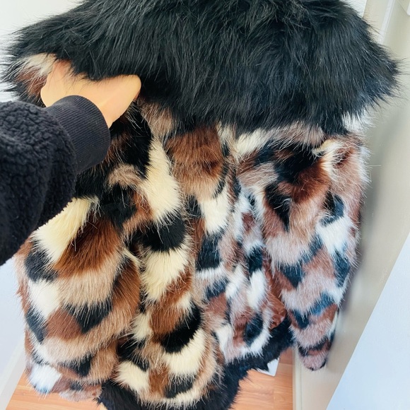 MARC JACOBS
Patchwork Faux Fur Coat oversized - Picture 8 of 8